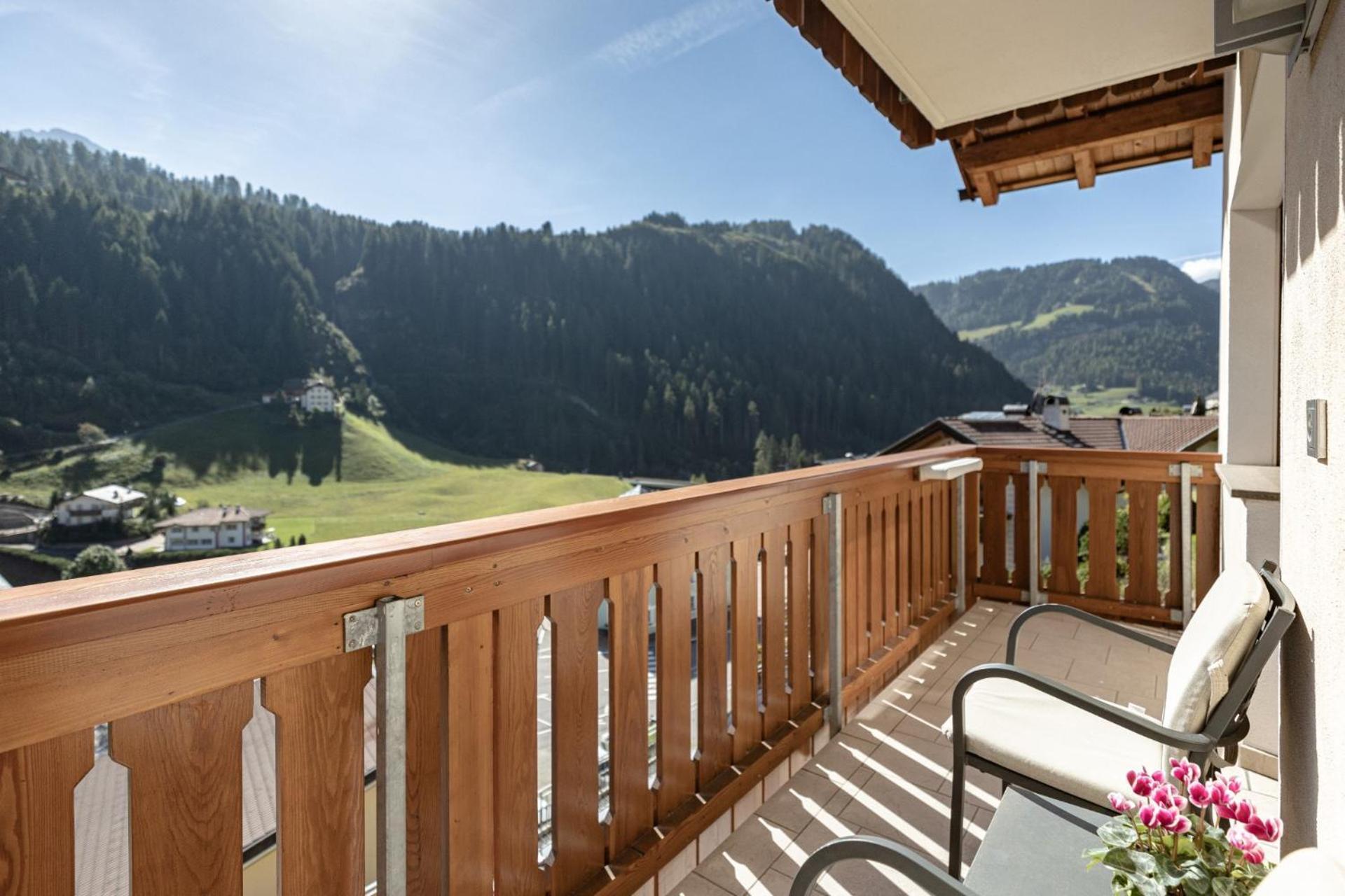 Apartments Soval Santa Cristina Val Gardena Екстер'єр фото